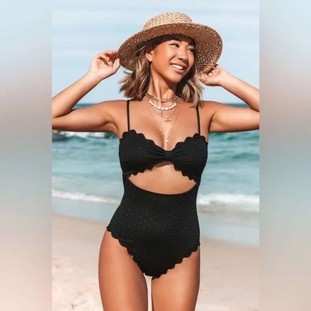 CUPSHE Shell Monokini/ Cutout One Piece Swim Suit - XL